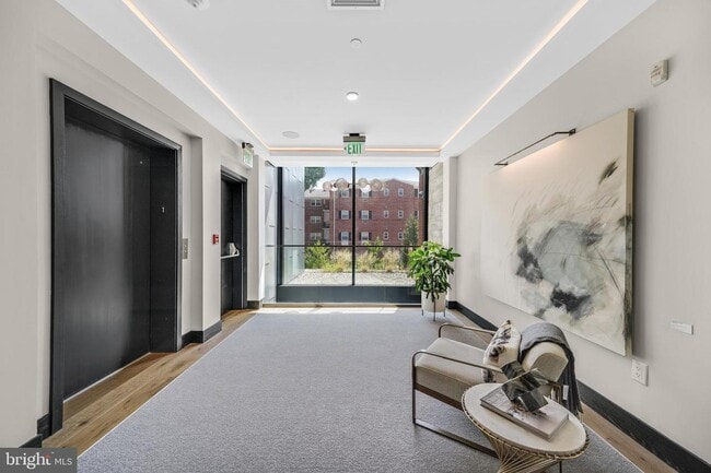 Building Photo - 427 E Lancaster Ave