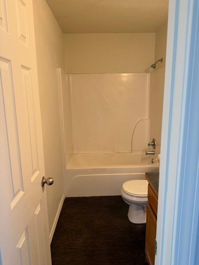 Building Photo - 300 Russell St