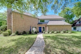 Building Photo - 818 Silvergate Dr