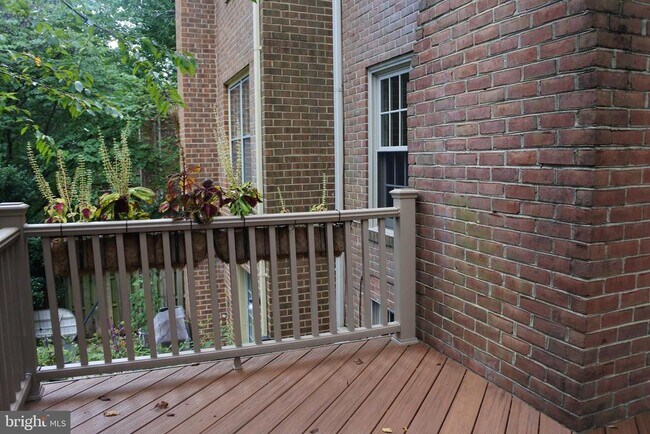 Building Photo - 2113 Kings Mill Ct