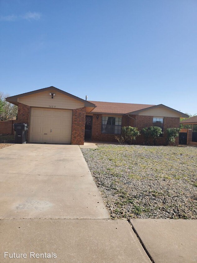 Primary Photo - 3 br, 2 bath House - 1439 Challenger Ave