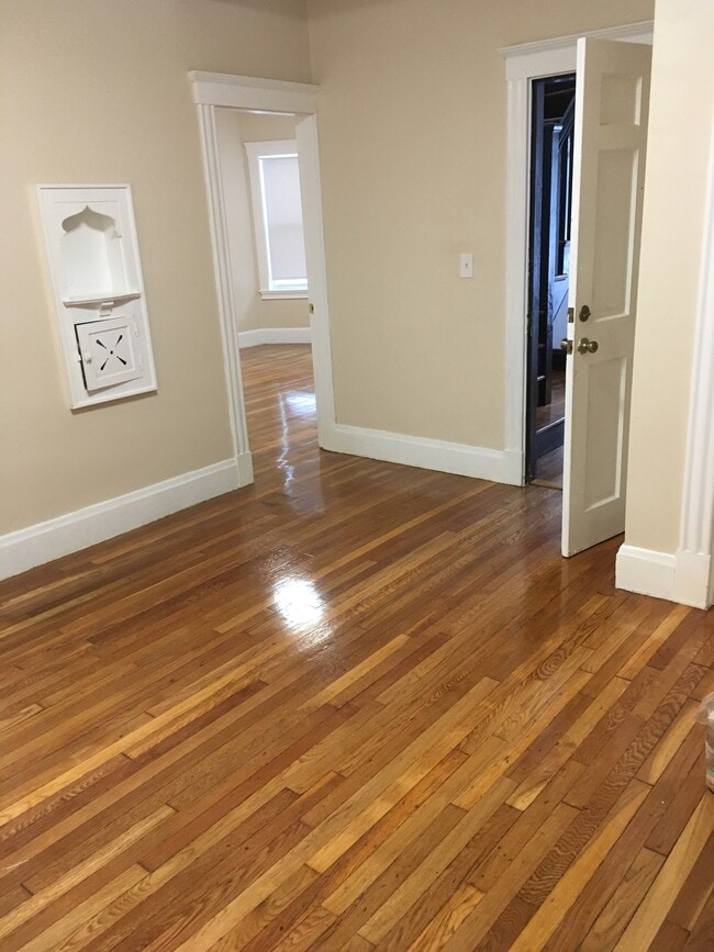 Building Photo - 30 Henry Ave