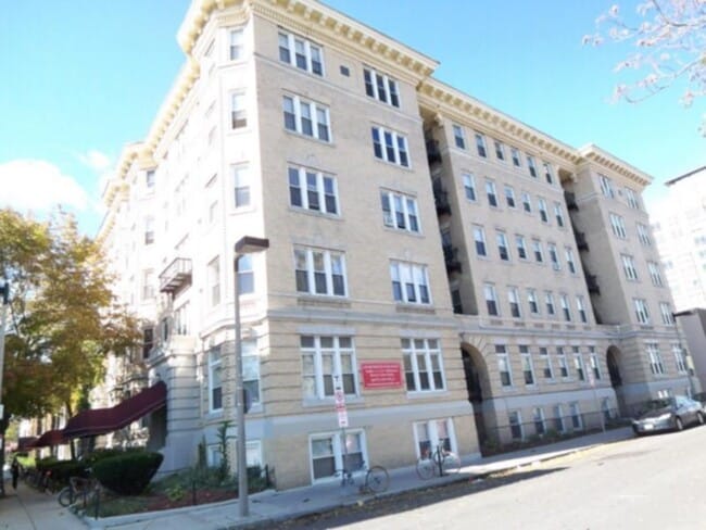 Building Photo - 105 Peterborough St