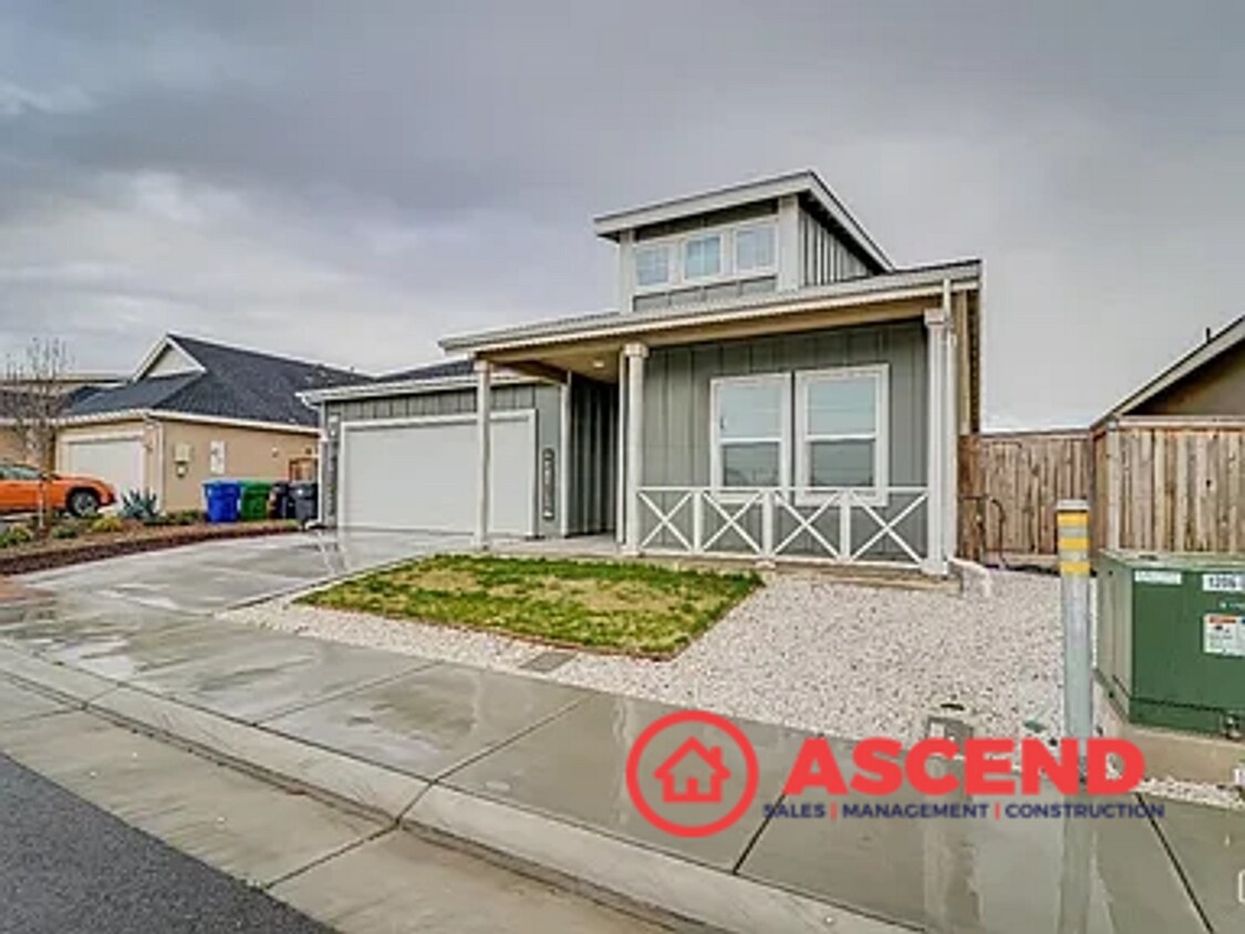 Foto principal - Phenomenal Home In Gossamer Grove!