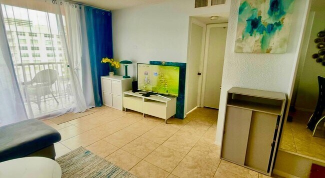 Foto del edificio - 3161 S Ocean Dr