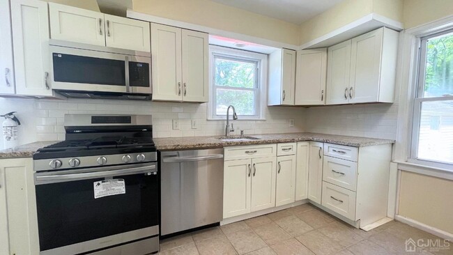 Building Photo - 408 Ryders Ln