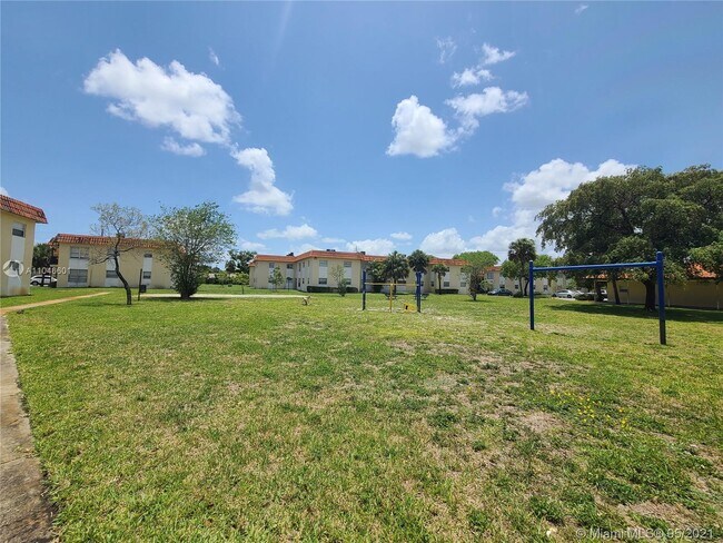 Foto del edificio - 1333 S Dixie Hwy