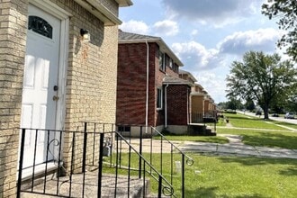 Building Photo - U-Crest & Belvedere Manor Apartments