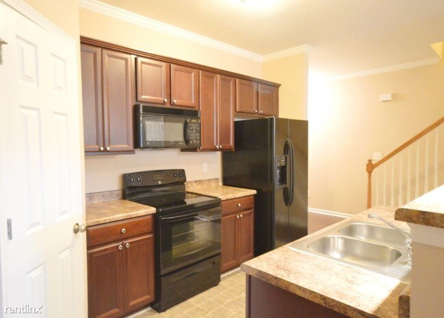 Building Photo - 3364 Estes Dr