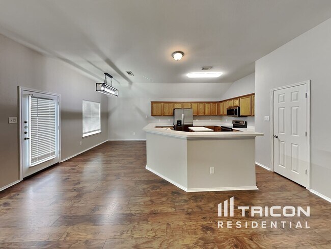 Building Photo - 102 Chesterfield Cir