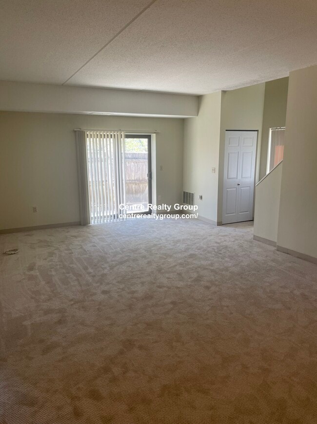 Building Photo - 2261 Washington St