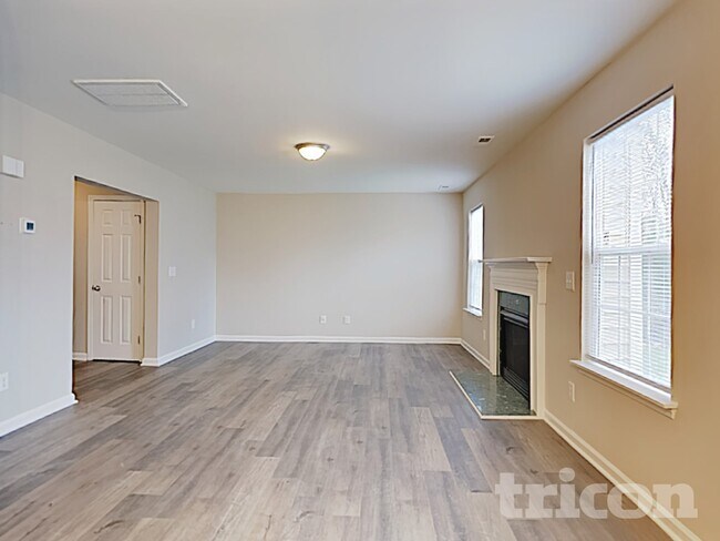 Foto del edificio - 4008 Laurel Glen Dr