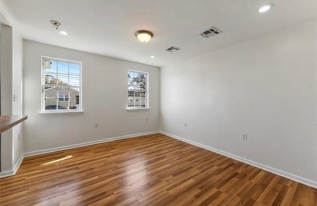 Building Photo - 2661 Madrid St