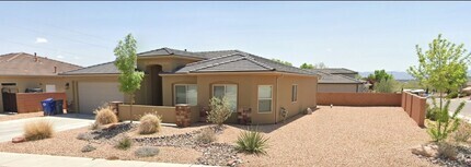 Building Photo - 2726 E 430 N