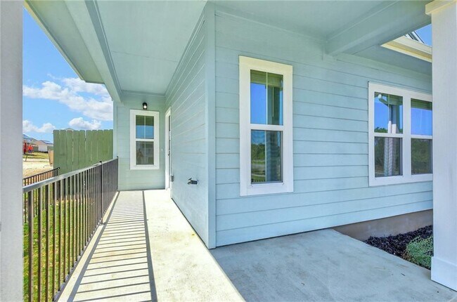 Building Photo - 16811 Radiant Dr