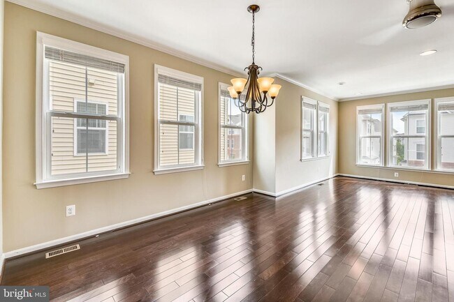Foto del edificio - 21771 Harroun Terrace