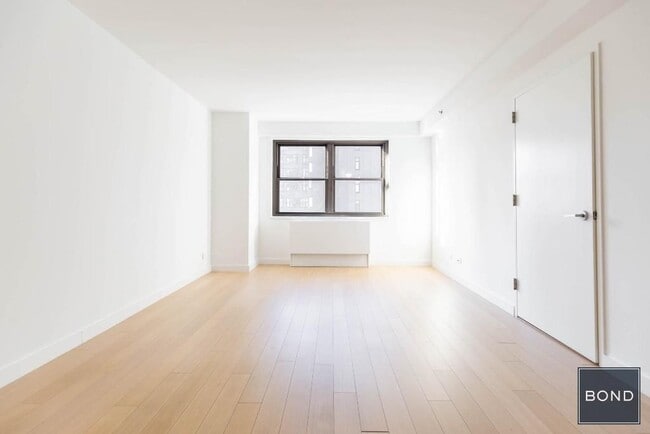 Building Photo - 222 E 39th St