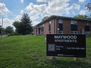 Building Photo - 1231 E Maywood Ave