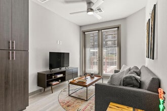 Building Photo - 400 N 2nd Ave