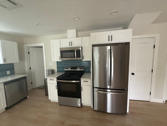 Foto del edificio - Lovely Denver Heights 3 Bed Home