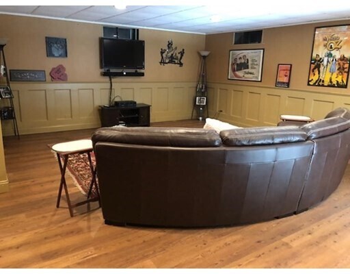 Foto del edificio - 445 Dennison Dr