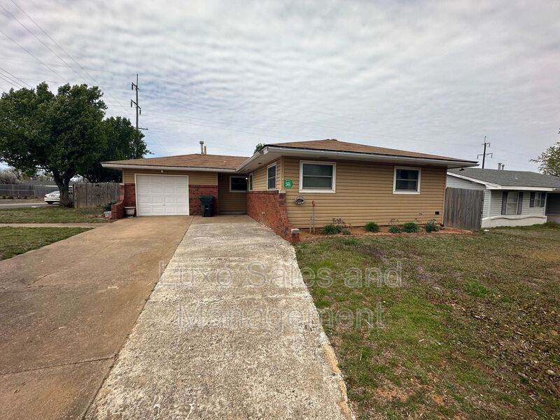 1805 Melody Dr, Midwest City, OK 73130 House Rental in Midwest City