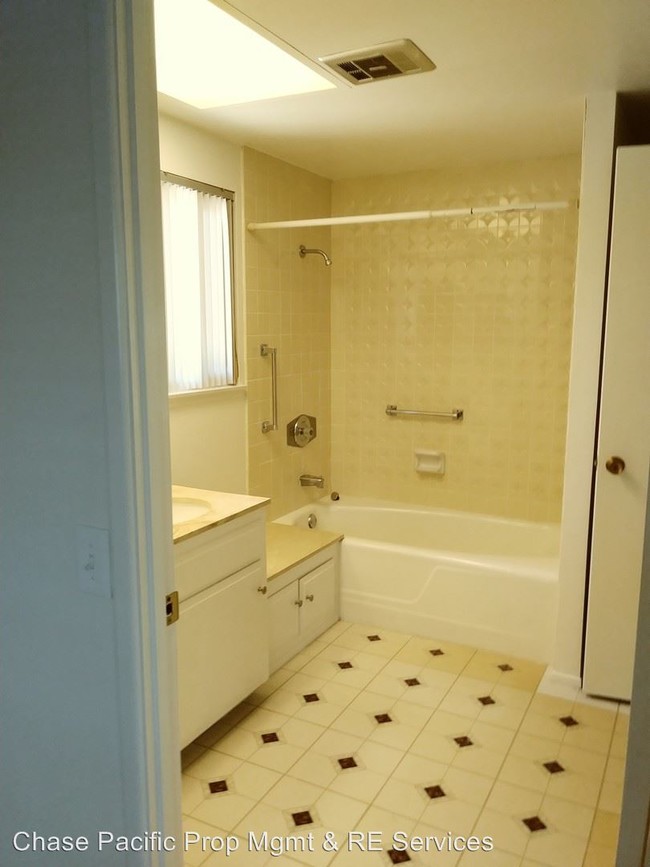 Building Photo - 3 br, 2 bath House - 16770 Pinata Drive
