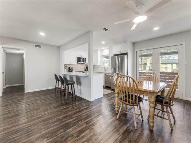 Foto del edificio - 6037 Sandhurst Ln
