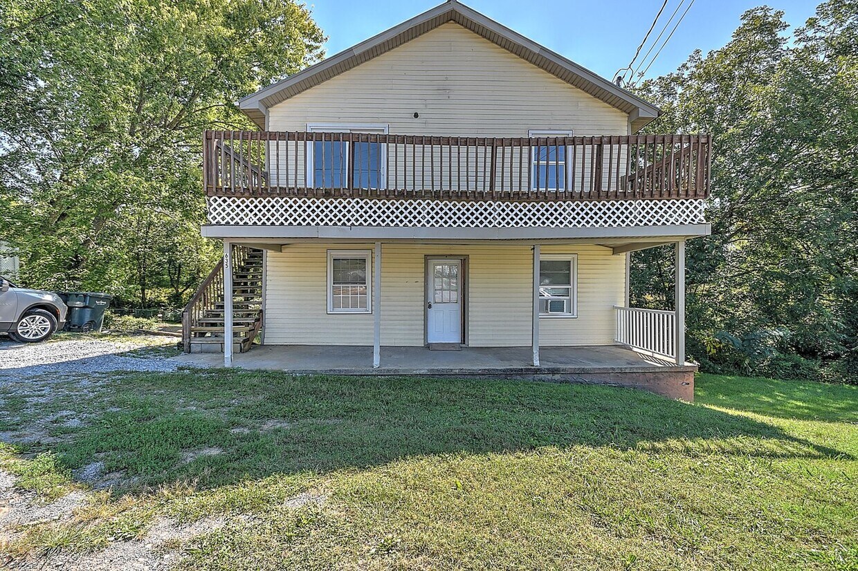Primary Photo - 635 S McKee St