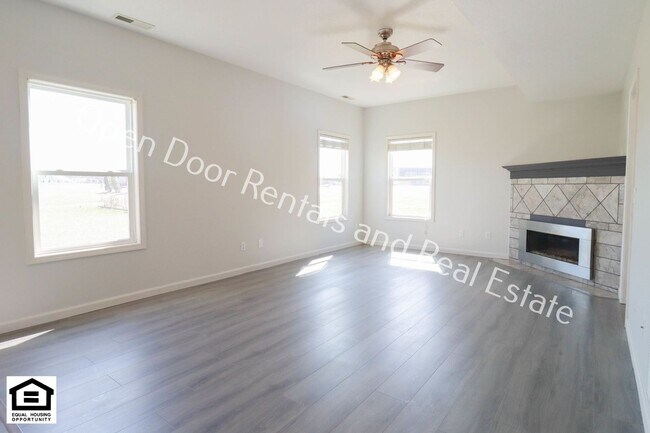 Foto del edificio - ***$500 off 1st months rent!**** 3 bedroom...