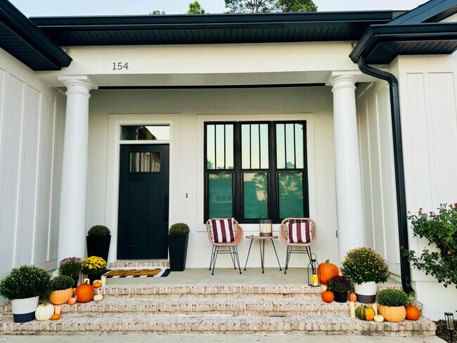 Foto del edificio - 154 Caraway Dr