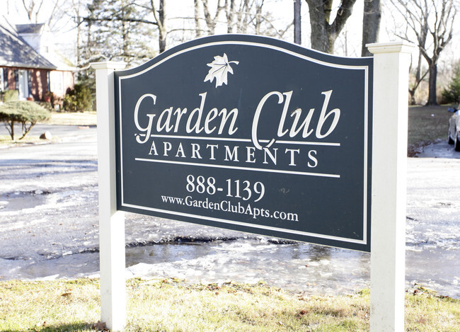 Signage - Garden Club Apartments