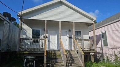 Building Photo - 4020 Baudin St