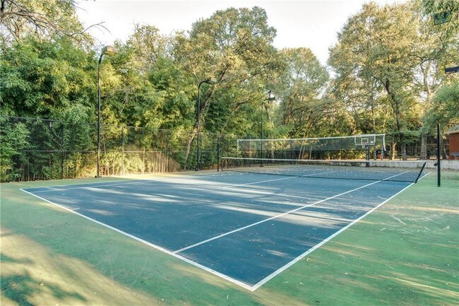 Foto del edificio - 3512 Willow Bend Dr