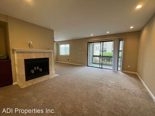 Building Photo - 2 br, 2 bath House - 9530 SW 146th Terrace #4