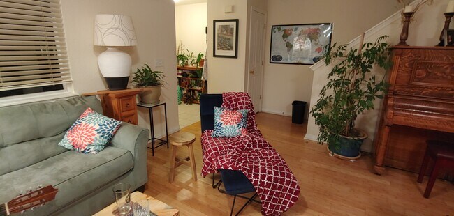 Foto del edificio - 1020 Andrews Peak Dr