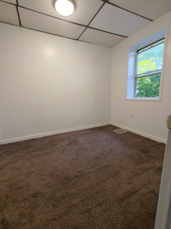 Building Photo - 210 N Avondale St