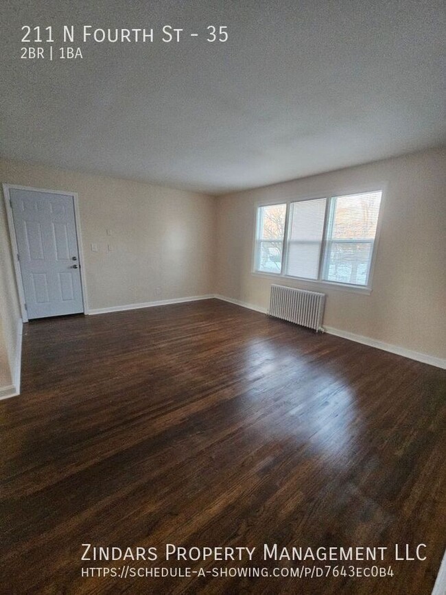 Building Photo - Newly Remodeled 2 Bed 1 Bath Apartment