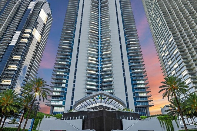 Building Photo - 17001 Collins Ave