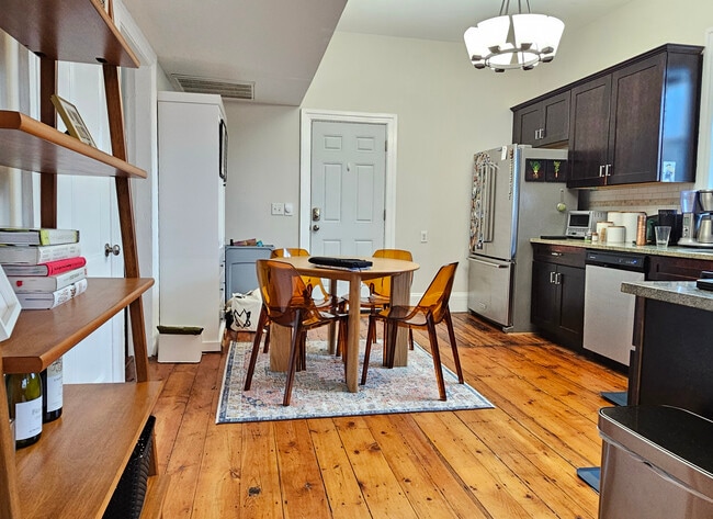 Roomy eat-in kitchen with stainless appliances - 128 Vinton St