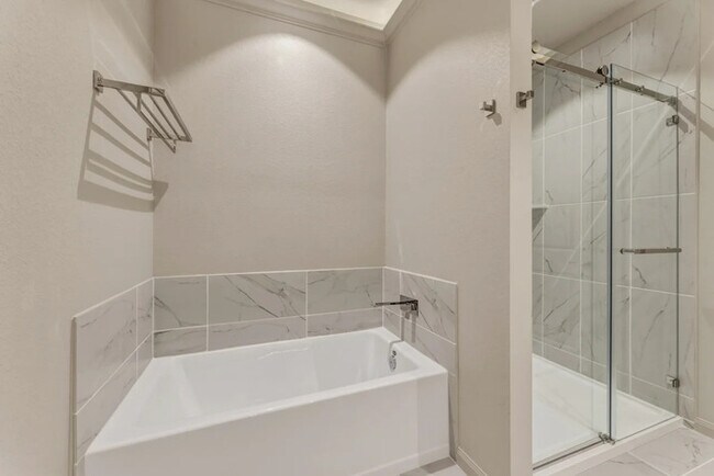 Foto del edificio - Stunning 3 bed 2.5 bath Modern Townhouse