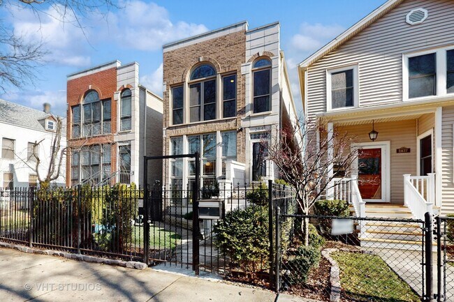 Building Photo - 2841 N Talman Ave