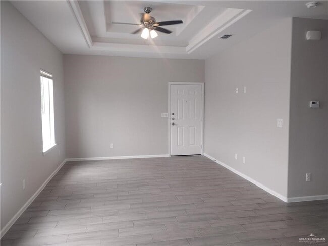 Building Photo - 1409 Shavano Dr