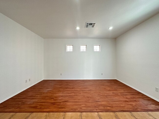 Building Photo - 10541 Kivas Ct