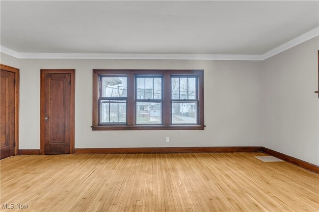 Foto del edificio - 1530 E 214th St