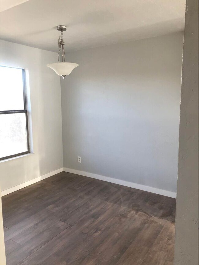 Foto del edificio - 7395 E Eastman Ave