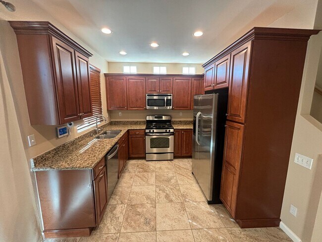 Foto del edificio - Charming 2-Bedroom Townhome in Valencia wi...