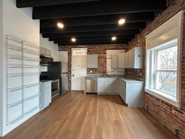 Foto del edificio - 2202 Lexington Ave