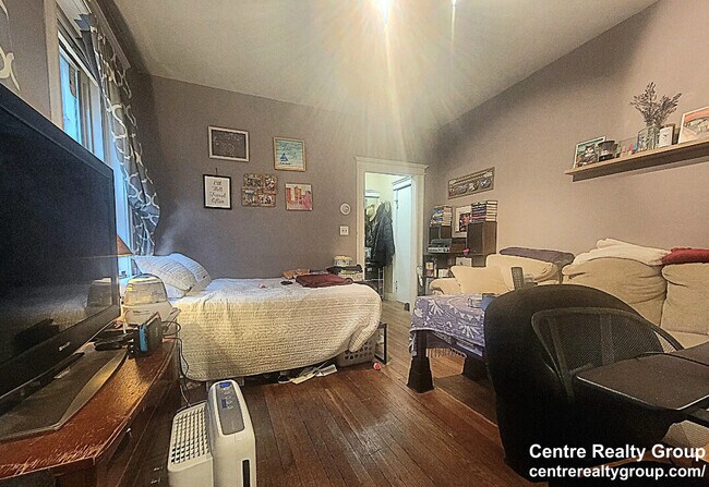 Building Photo - 9 Colborne Rd