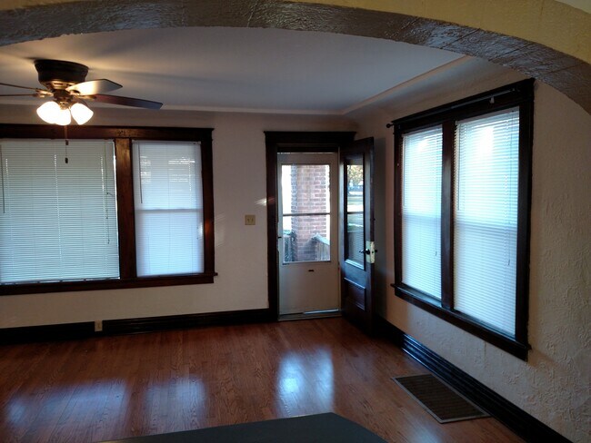 Foto del edificio - 1031 Arthur Ave